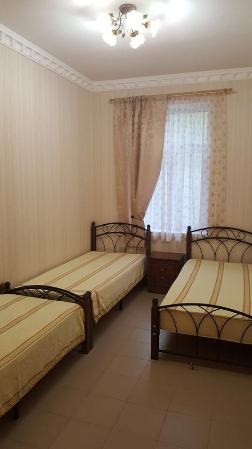 Guest House Gorny Ruchei Gagra Extérieur photo